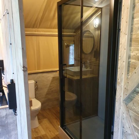 Tente en toile et en bois 4 personnes - y compris les installations sanitaires