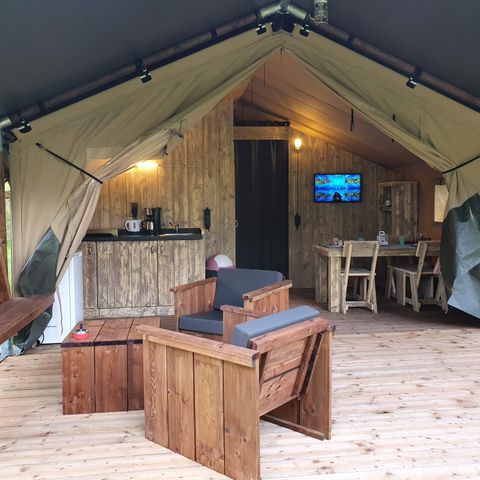 Tente en toile et en bois 4 personnes - y compris les installations sanitaires