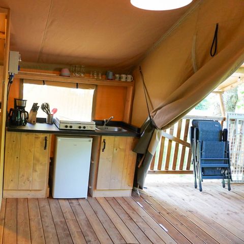 TENTE TOILE ET BOIS 4 personnes - y compris les toilettes