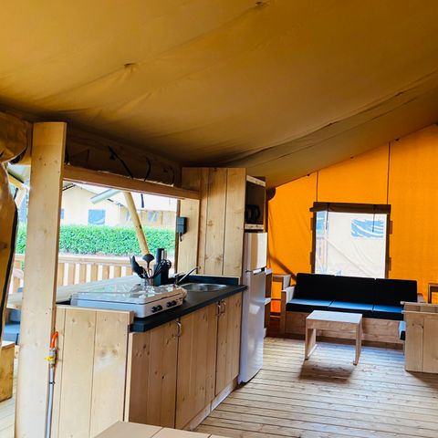 Tente en toile et en bois 6 personnes - y compris les installations sanitaires au bord du lac