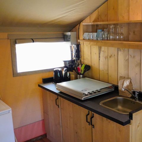 TENTE TOILE ET BOIS 5 personnes - y compris les installations sanitaires au bord du lac