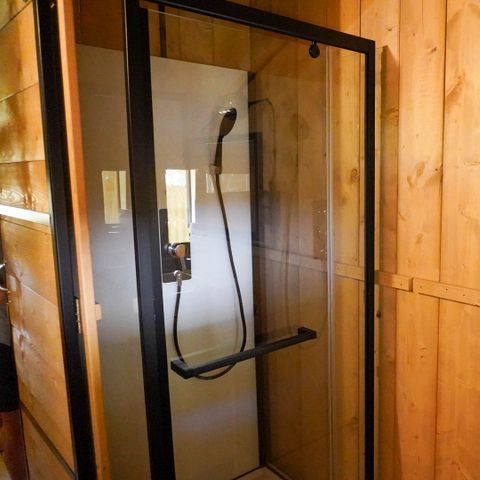 Tente en toile et en bois 5 personnes - y compris les installations sanitaires au bord du lac