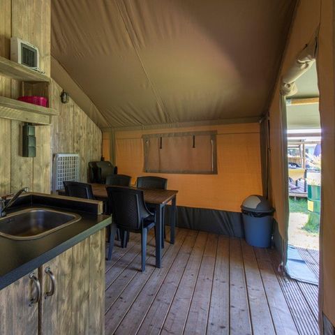 Tente en toile et en bois 4 personnes - y compris les installations sanitaires