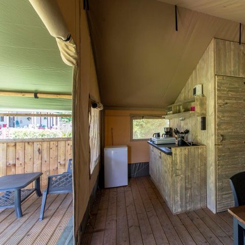 Tente en toile et en bois 6 personnes - y compris les installations sanitaires avec toboggan