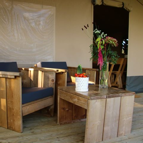 TENTE TOILE ET BOIS 5 personnes - y compris les installations sanitaires