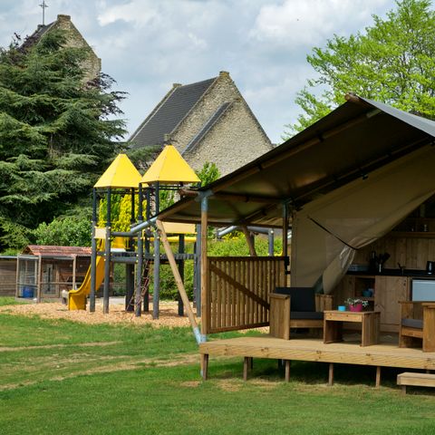 Tente en toile et en bois 4 personnes - y compris les installations sanitaires
