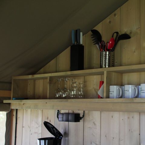 TENTE TOILE ET BOIS 4 personnes - y compris les installations sanitaires