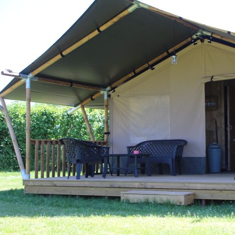 Tente en toile et en bois 4 personnes - y compris les installations sanitaires