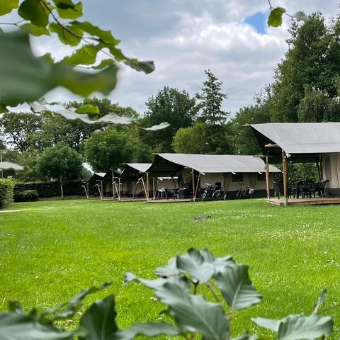 TENTE TOILE ET BOIS 4 personnes - y compris les installations sanitaires