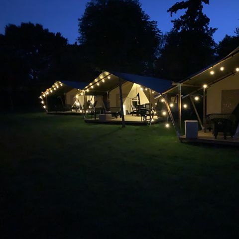 TENTE TOILE ET BOIS 6 personnes - y compris les toilettes