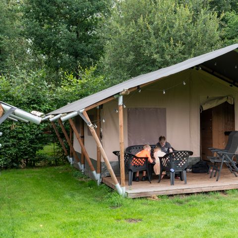 Tente en toile et en bois 4 personnes - y compris les installations sanitaires
