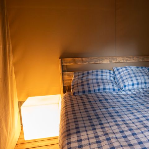 TENTE TOILE ET BOIS 6 personnes - y compris les toilettes