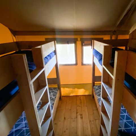 TENTE TOILE ET BOIS 6 personnes - y compris les installations sanitaires