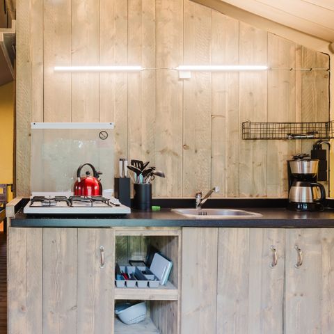 TENTE TOILE ET BOIS 6 personnes - y compris les installations sanitaires