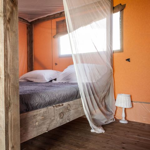 TENTE TOILE ET BOIS 6 personnes - (SAF6)