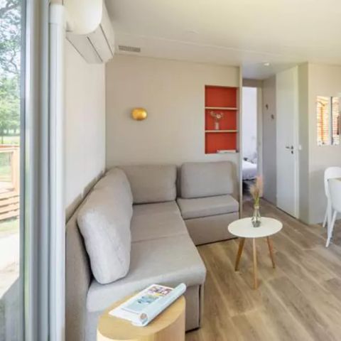 BUNGALOW 7 personnes - Mobil-home | Ultimate Plus | 3 Ch. | 6/8 Pers. | Terrasse Lounge | 2 SDB | Clim. | TV | By Roan