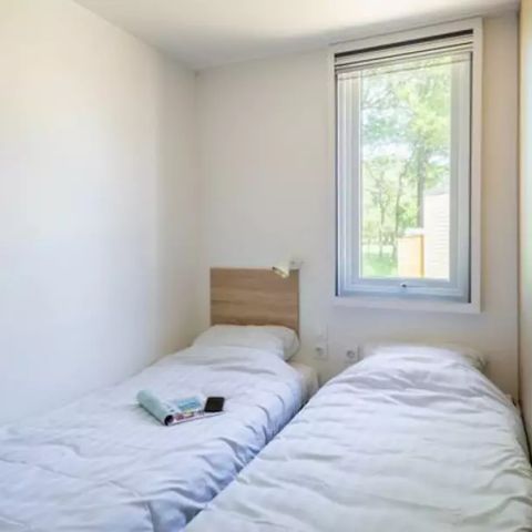 BUNGALOW 7 personnes - Mobil-home | Ultimate Plus | 3 Ch. | 6/8 Pers. | Terrasse Lounge | 2 SDB | Clim. | TV | By Roan