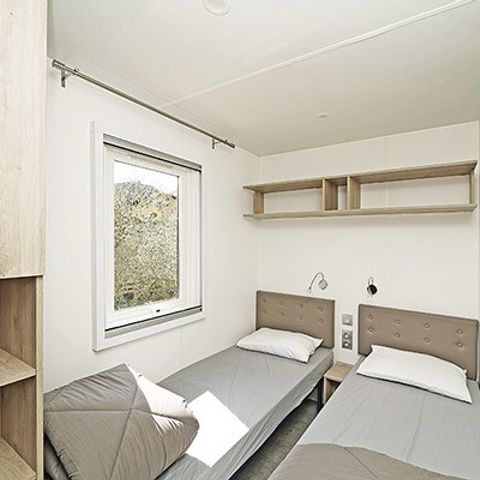 BUNGALOW 6 personnes - Premium | 3 Ch. | 6 Pers. | Terrasse surélevée | 2 SDB | Clim. | TV