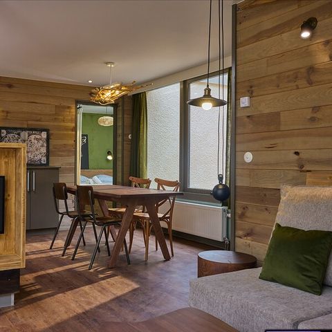 HÉBERGEMENT INSOLITE 6 personnes - Dans la nature CH2742