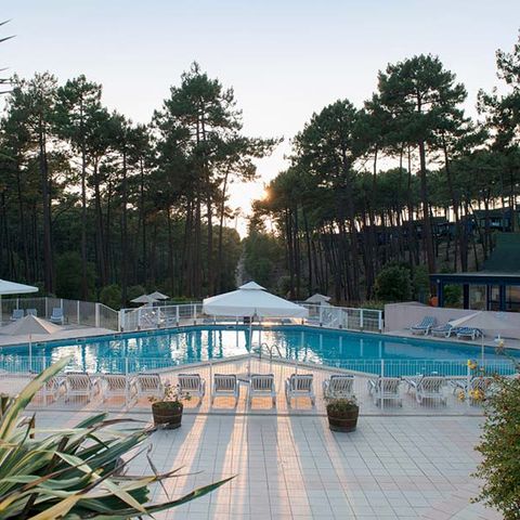 Club Les Cavales - Camping Gironde - Image N°2