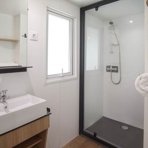 BUNGALOW 4 personnes - Nest29  30,8 m²- 2 chambres + Terrasse couverte + TV