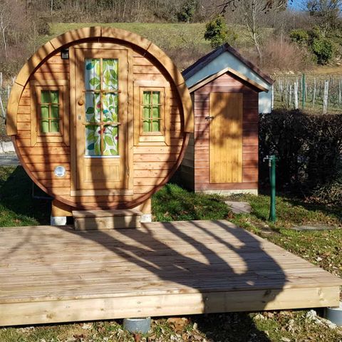 HÉBERGEMENT INSOLITE 2 personnes - Hébergement Tonneau - Sans sanitaires - Toilette sèche