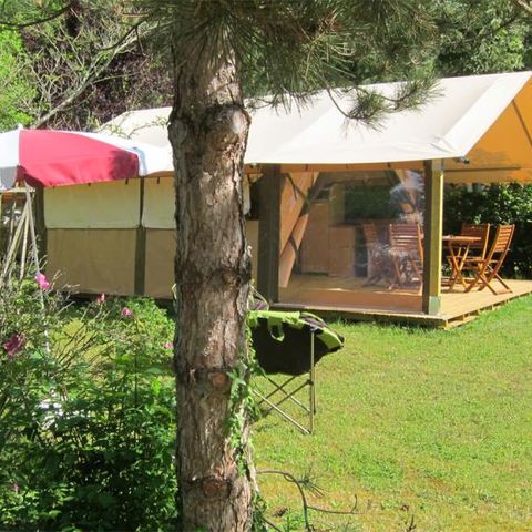 Tente en toile et en bois 5 personnes - Lodge VICTORIA 30m² - Finition Luxe