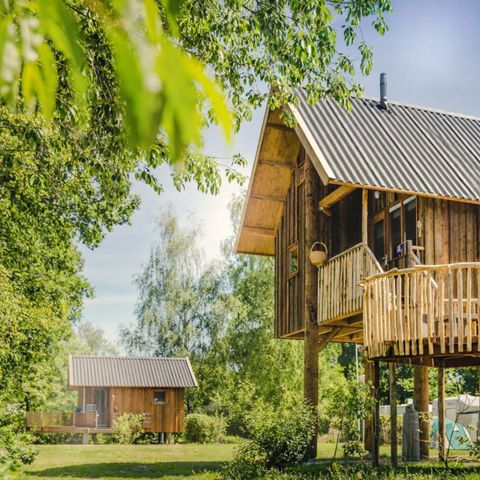 HÉBERGEMENT INSOLITE 5 personnes - Maison dans les arbres