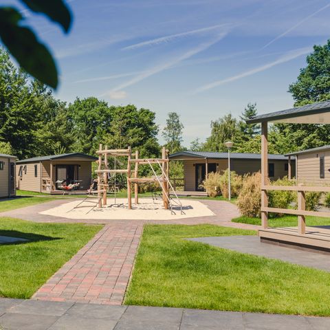 MAISON 30 personnes - 6x bungalette avec véranda