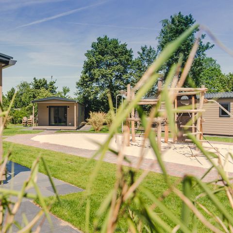 Hébergement pour groupe 30 personnes - 6x bungalette avec véranda