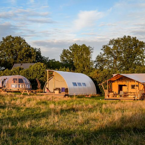 MAISON 32 personnes - 6x tente de luxe