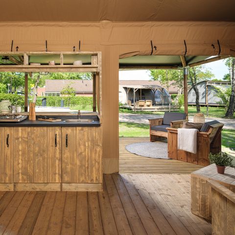 Tente en toile et en bois 5 personnes - Suite safari avec salle de bain privée