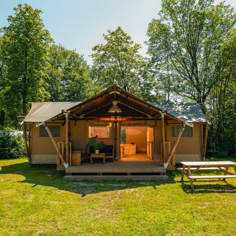 Tente en toile et en bois 8 personnes - Tente safari avec sanitaires privés