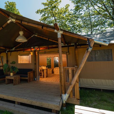 Tente en toile et en bois 8 personnes - Tente safari avec sanitaires privés