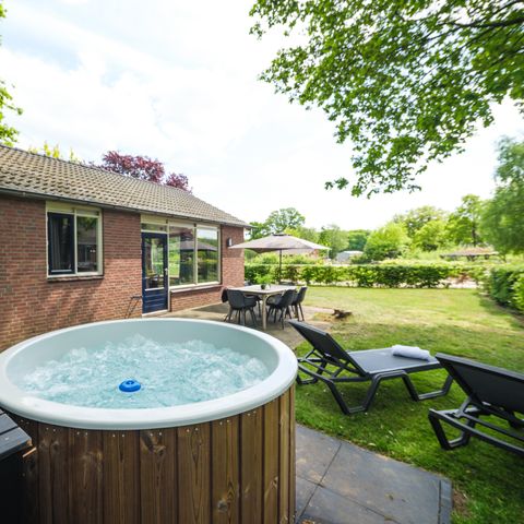 Bungalow 6 personnes - Pour enfants avec bain à remous