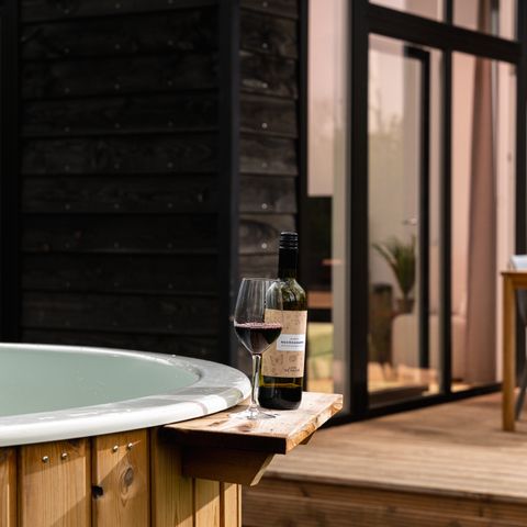 BUNGALOW 4 personnes - Wellness Boutique baby avec bain moussant + chambre bébé