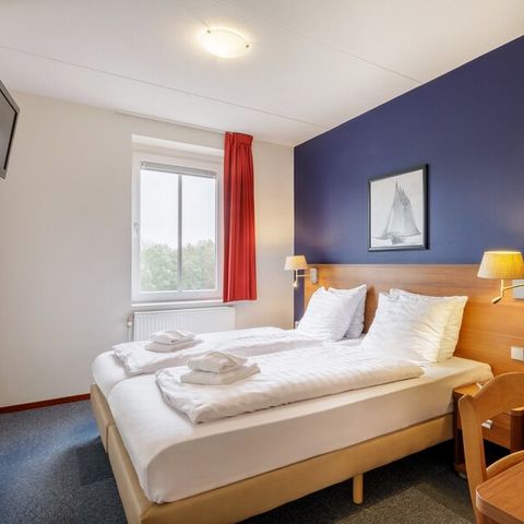 APPARTEMENT 4 personnes - Suite VIP au bord de l'eau EH904