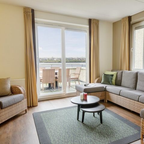 APPARTEMENT 6 personnes - Suite VIP au bord de l'eau EH906