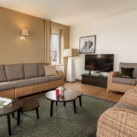 Hébergement pour groupe 12 personnes - Suite au bord de l'eau VIP EH912