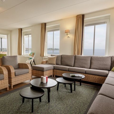 Hébergement pour groupe 12 personnes - Suite au bord de l'eau VIP EH912