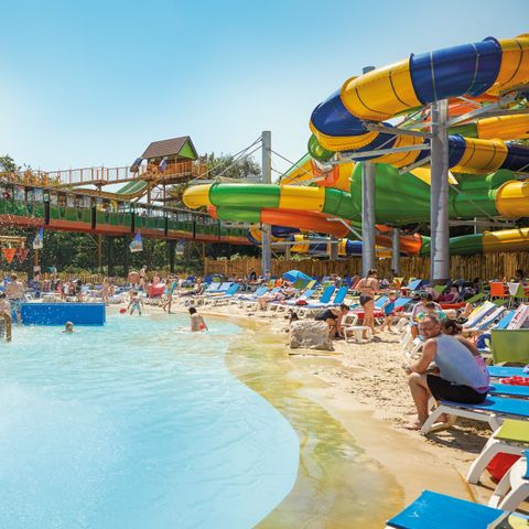 Attractie- & Vakantiepark Slagharen - Camping Hardenberg - Image N°3