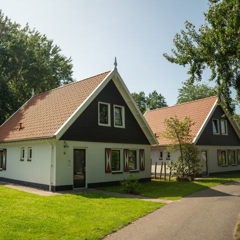 BUNGALOW 8 personnes - 8E