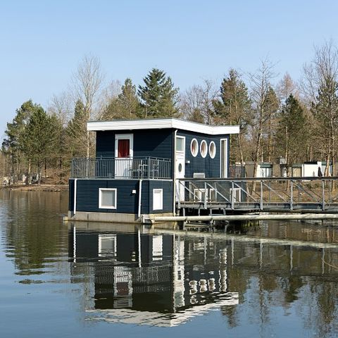 Hébergement 4 personnes - Bateau habitable BS1342
