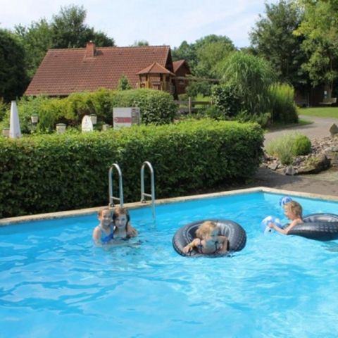 BUNGALOW 4 personnes - Maison de vacances indépendante avec un poêle à bois, dans le Bruchttal
