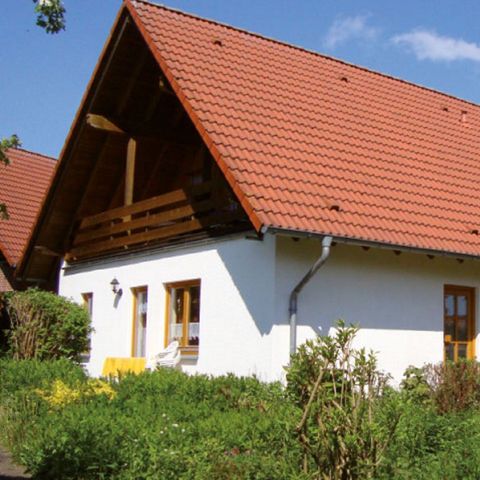 BUNGALOW 5 personnes - Appartement spacieux avec four, situé dans la vallée verdoyante de Bruchttal