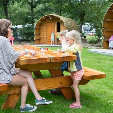 BUNGALOW 4 personnes - 2+2 (jusqu'à 12 ans) Coffre