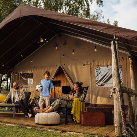 Tente en toile et en bois 6 personnes - Les cinq grands