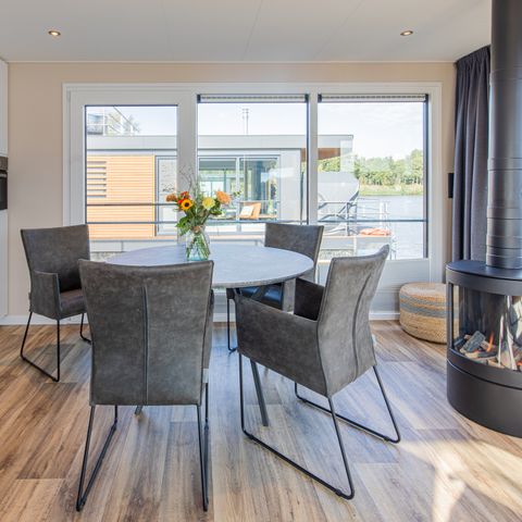 MAISON 4 personnes - Maison flottante