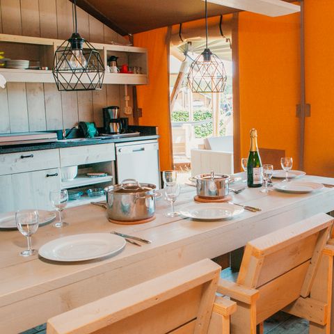 Tente en toile et en bois 8 personnes - Maison safari de luxe
