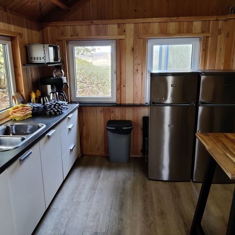 Tiny house 16 personnes - Hébergement de groupes chalet en bois rond + 4 tiny houses de quatre personnes (16 personnes)